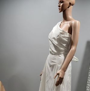 White Cotton dress good condition one time only used. Have pockets too.